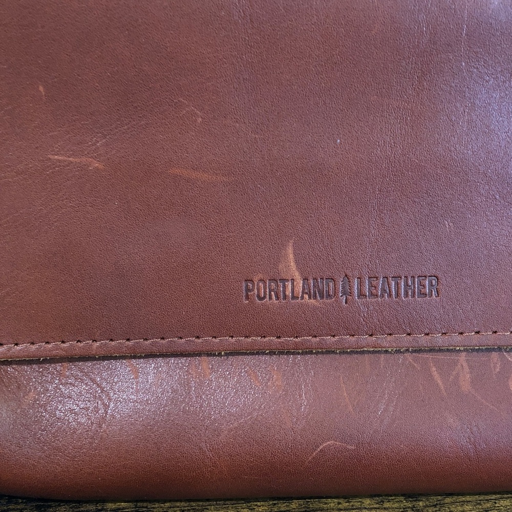 Portland Leather Goods Metro Crossbody - Picture 2 of 7